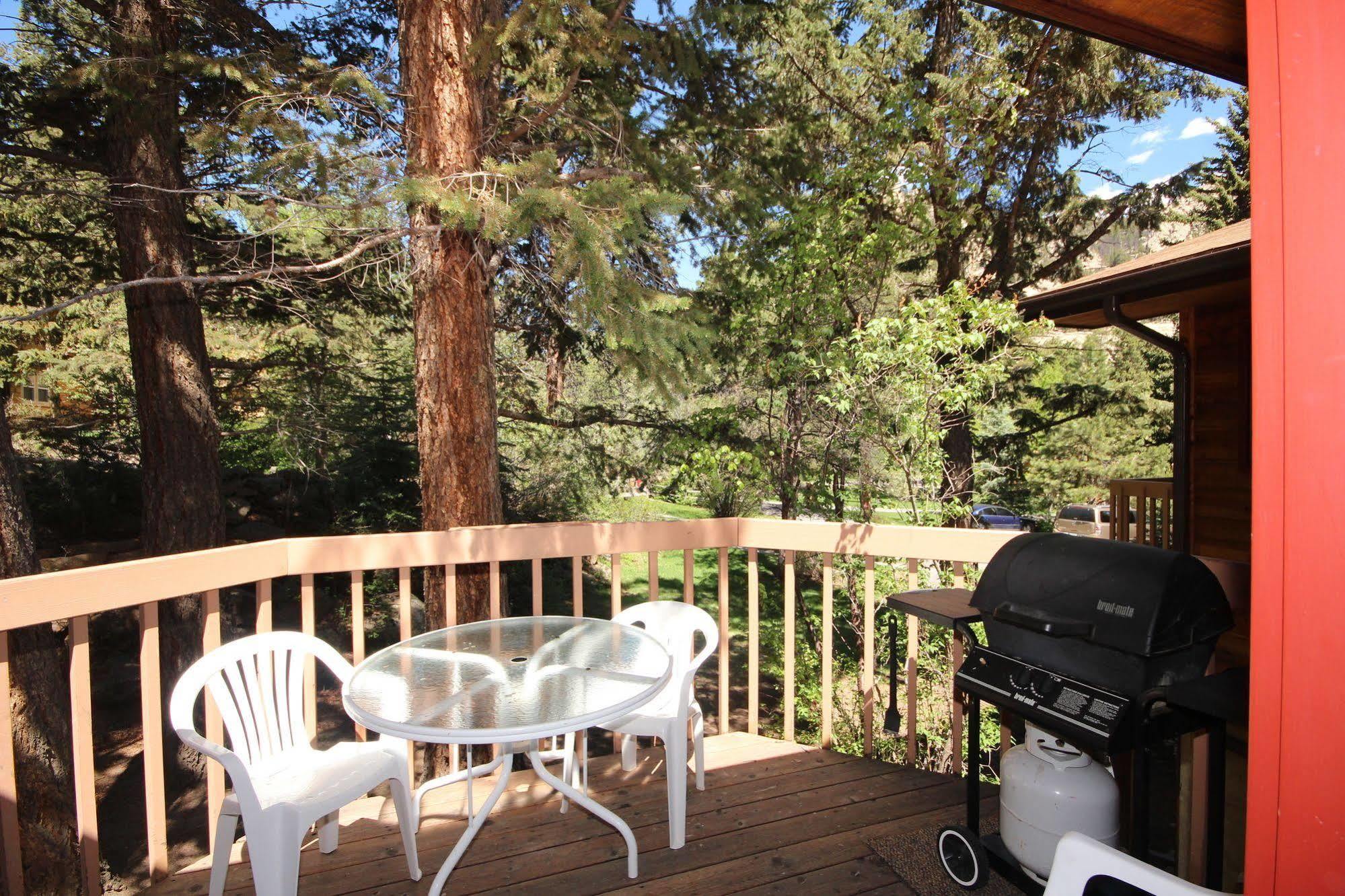 Hotel Streamside On Fall River à Estes Park Extérieur photo